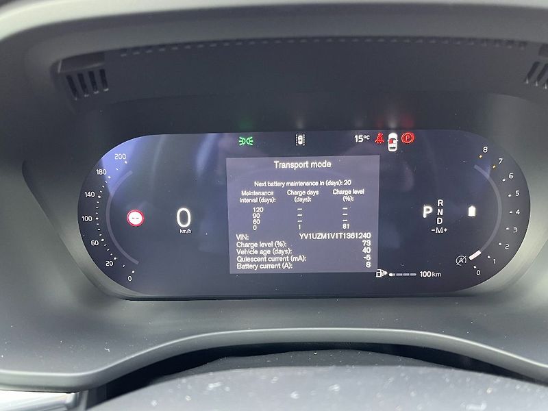 Volvo XC60 PLUS BRIGHT B5 AWD 184kW - fotka 19 z 31
