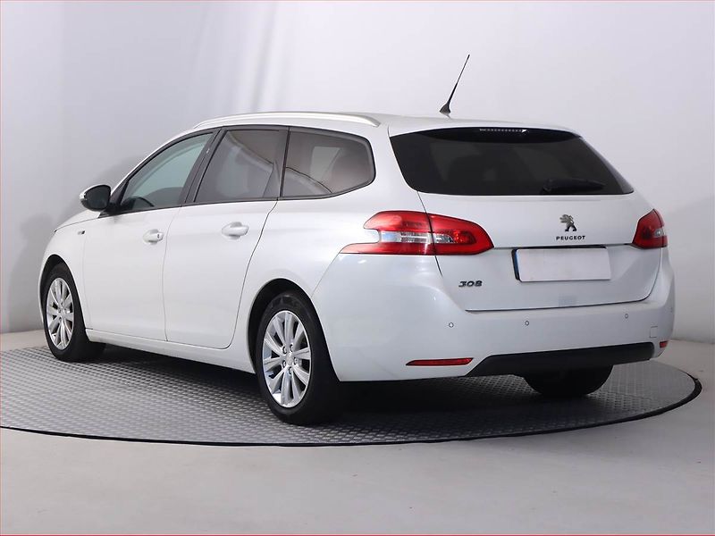 Peugeot 308 (2016) Style 1.6 BlueHDi, Serv.kniha - fotka 4 z 20