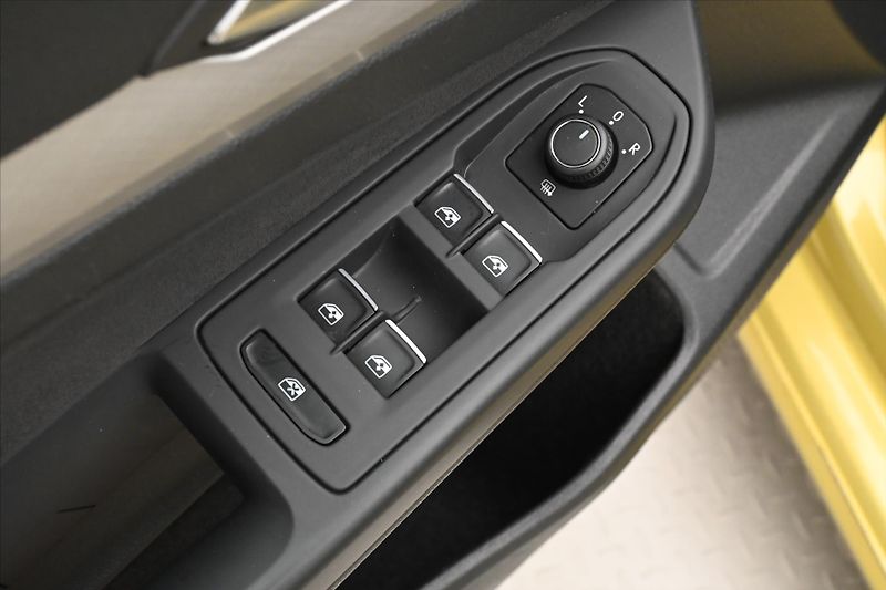 Volkswagen Golf 1,5 TSI 96kW Life Záruka až 5 - fotka 24 z 30
