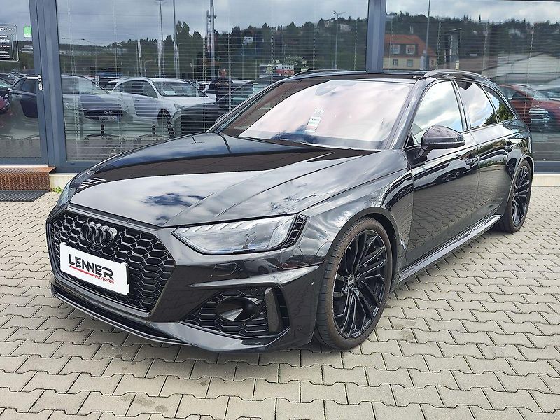 Audi RS 4 2.9 TFSI/331kW RS Dynamic pake - fotka 1 z 41