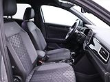 Volkswagen T-Roc 2,0 TDI DSG 4Motion R-line LED - náhled 12