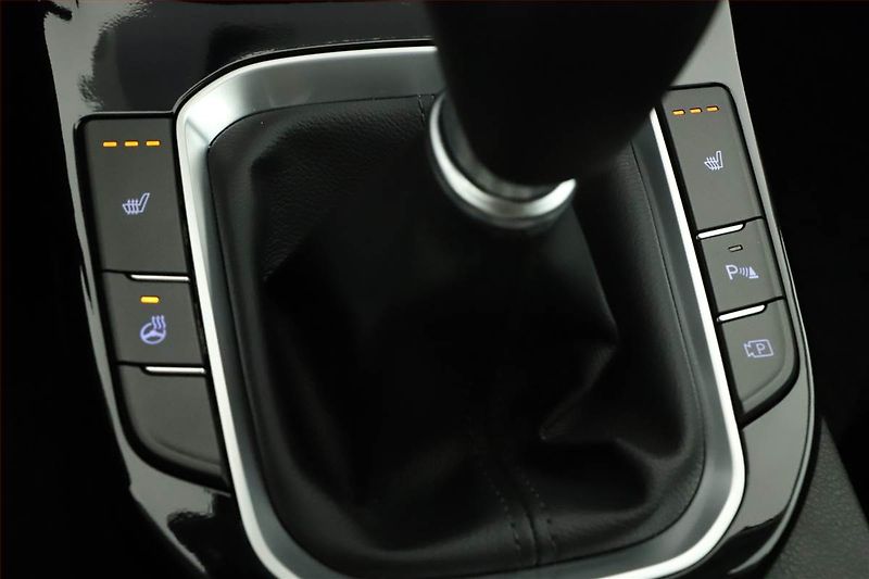 Hyundai i30 (2025) 1.5 DPI, ČR,1.maj, Serv.kniha - fotka 12 z 16