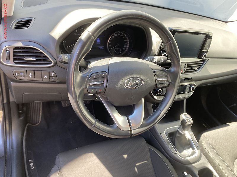 Hyundai i30 (2019) 1.4 GDi, ČR, AC, LED, navi - fotka 12 z 20