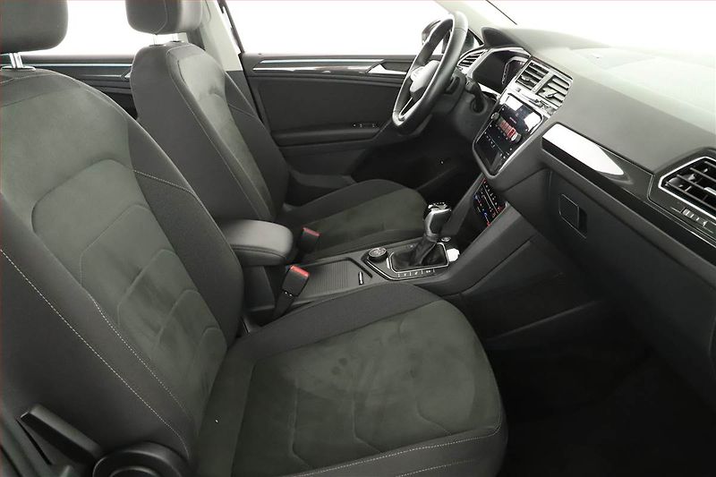 Volkswagen Tiguan (2021) 2.0 TDI - fotka 7 z 22