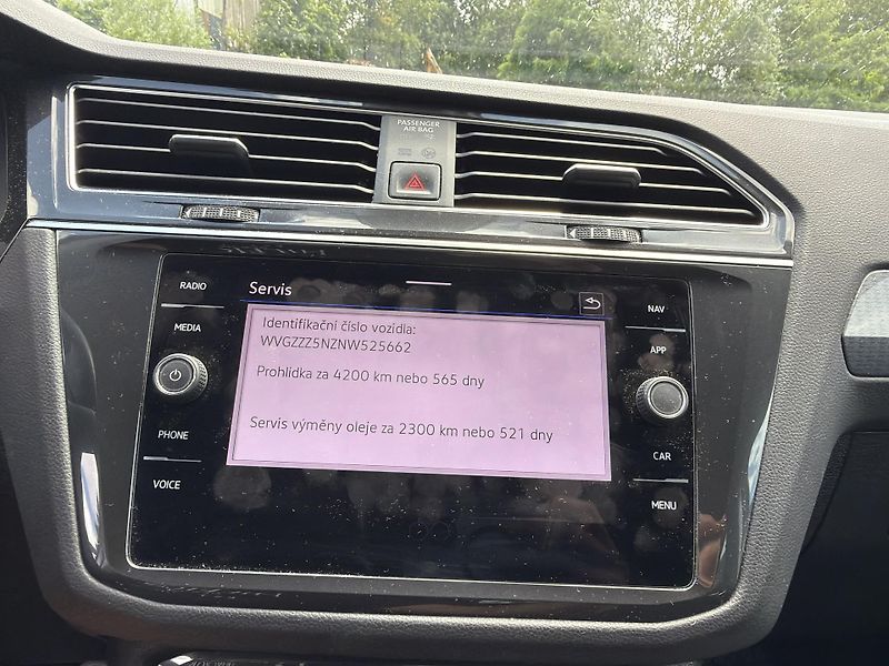 Volkswagen Tiguan (2022) 2.0 TDI,LIFE,ČR,1 MAJITEL - fotka 6 z 10