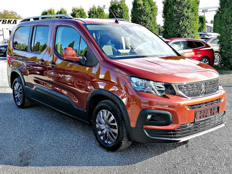 Peugeot Rifter (2020) MAXI 1.2 PureTech Allure EAT8 - fotka 3 z 27