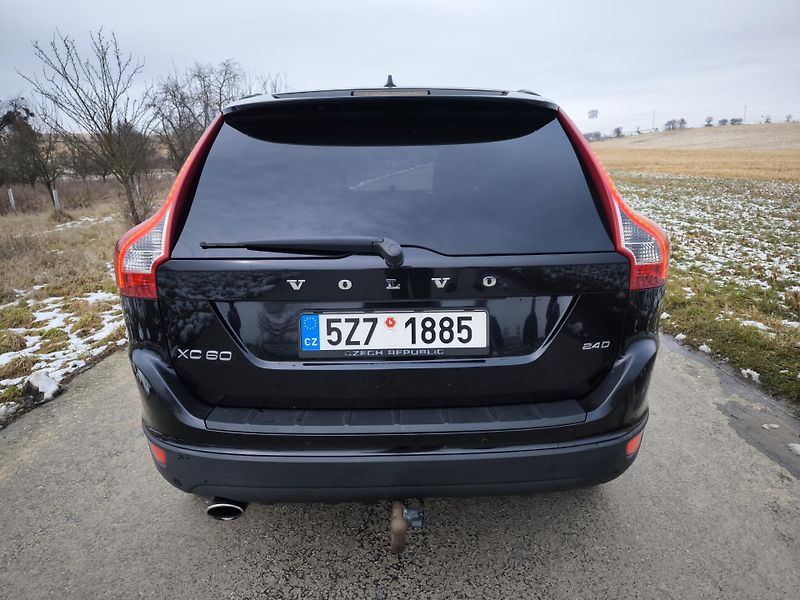Volvo XC60 2,4 D 129kW 1 MAJITELKA - fotka 6 z 41