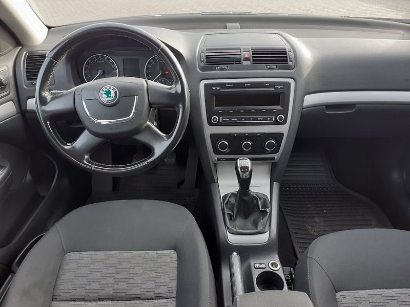 Škoda Octavia (2013) KOMBI 1.6 TDi 4x4 ČR - fotka 7 z 34