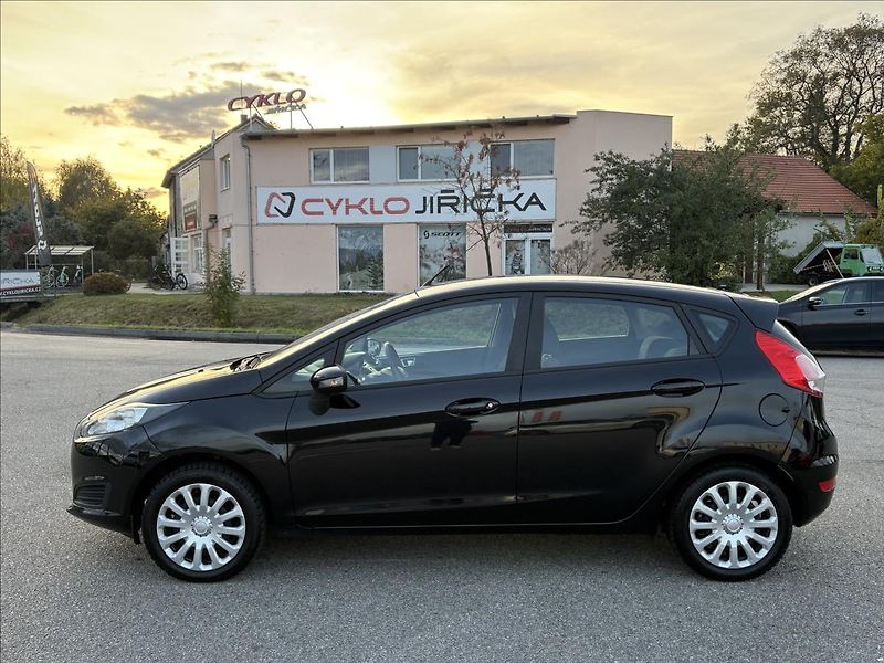 Ford Fiesta 1,2 i 60kW CZ,5Dv,Klima,Výhřev - fotka 22 z 24