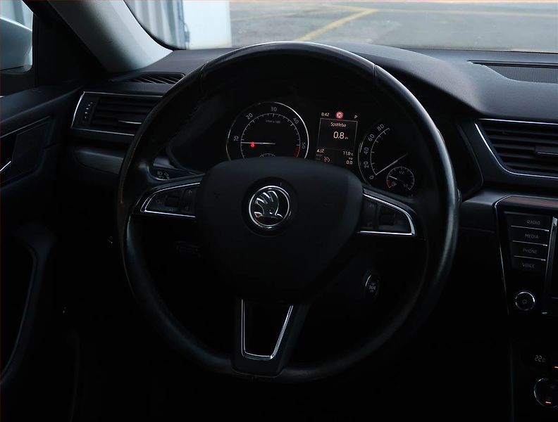 Škoda Superb (2016) 2.0 TDI 4x4, 4X4, Automat, ČR - fotka 25 z 27