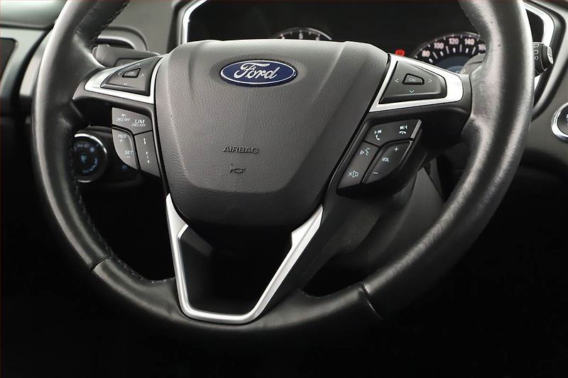 Ford Mondeo (2017) 2.0 TDCI, Automat, Navi - fotka 17 z 21