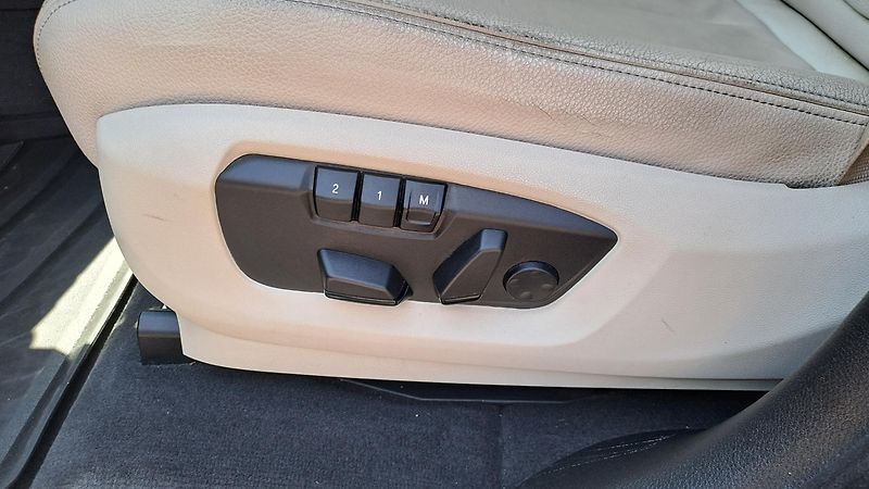 BMW X5 3.0 xDrive 30D - fotka 23 z 32