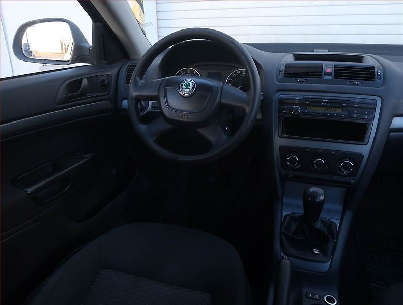 Škoda Octavia (2012) 1.2 TSI, plně pojízdný - fotka 7 z 13