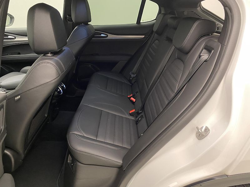 Alfa Romeo Stelvio VELOCE 2.2JTDm Q4 AUT - fotka 5 z 56