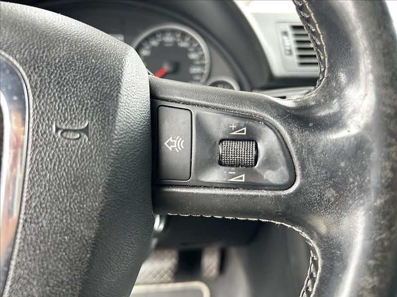 Audi A4 2,0 TDi Automat  NováSTK,Tažné - fotka 21 z 42