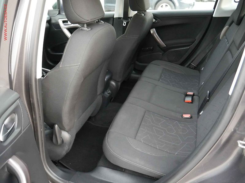 Peugeot 2008 (2016) 1.2 PT, 1.maj,ČR, servis - fotka 10 z 20