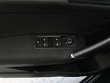 Volkswagen Touran (2016) Comfortline 2.0 TDI, Automat - náhled 21