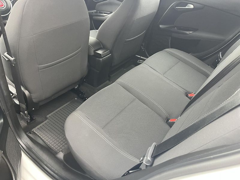 Fiat Tipo 1.0i 74 kW NAVIG-17 ALU-DPH-ČR - fotka 23 z 36