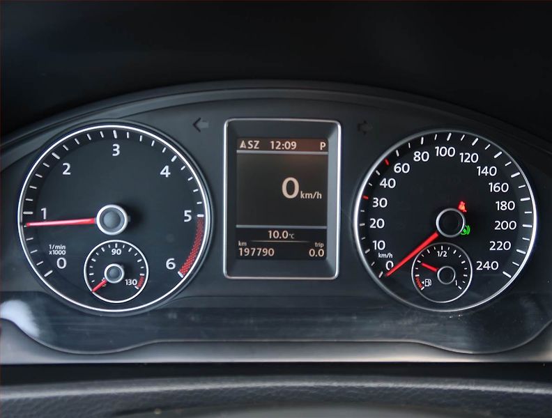 Volkswagen Multivan (2013) Highline 2.0 TDI, 1Maj - fotka 11 z 22