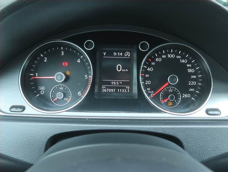 Volkswagen Passat (2013) Comfortline 2.0 TDI - fotka 11 z 16