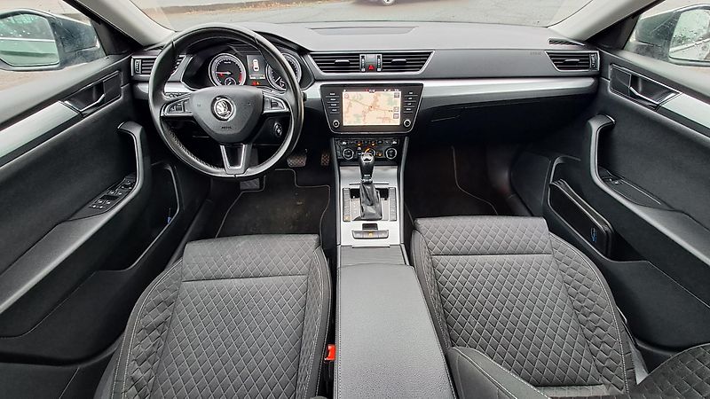 Škoda Superb 1.6 CRTDI DSG Comfort+Panorama - fotka 15 z 32