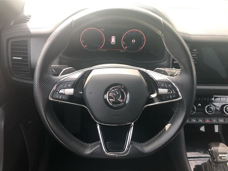 Škoda Kodiaq 2,0 TDI DSG 4x4 Sportline - fotka 18 z 30