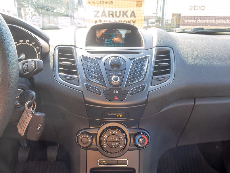 Ford Fiesta (2014) 1.6TDCI 70KW – PO ROZVODECH - fotka 18 z 45