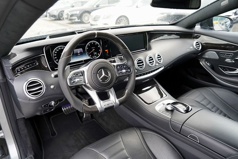 Mercedes-Benz Třídy S S 500 4Matic Coupe AMG - fotka 25 z 43