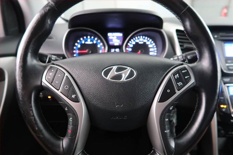 Hyundai i30 (2016) 1.6 MPI, Tempomat - fotka 15 z 18