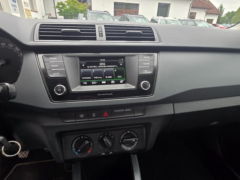 Škoda Fabia (2015) 1.0 MPi TOP STAV - fotka 11 z 21