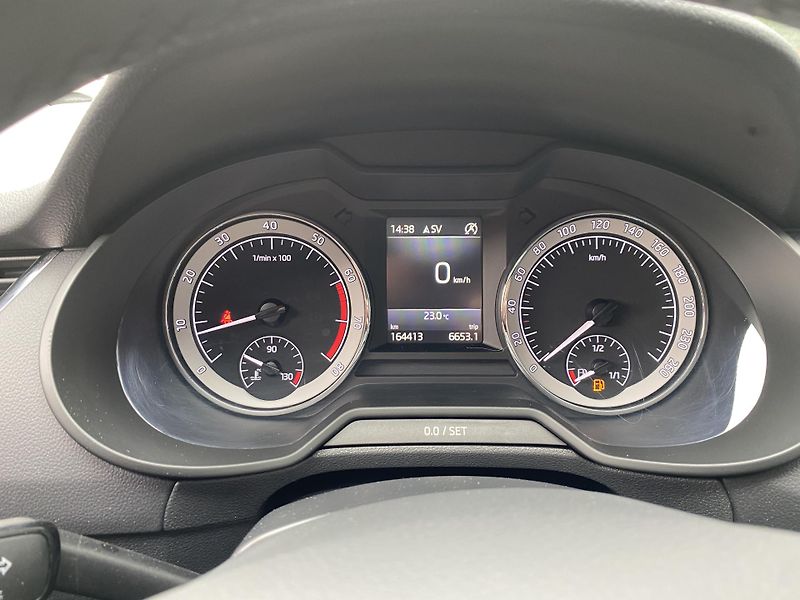 Škoda Octavia 1.4 TSI 110kW - 1xMAJ. - NAVI - fotka 18 z 45