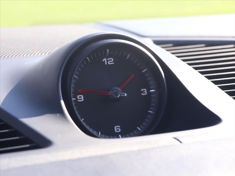 Porsche Cayenne 3,0 EHV 340kW Platinum DPH - fotka 30 z 48
