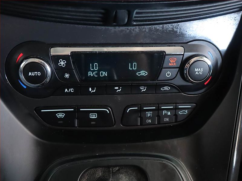 Ford Kuga (2014) 2.0 TDCi, 4X4, Automat - fotka 21 z 24
