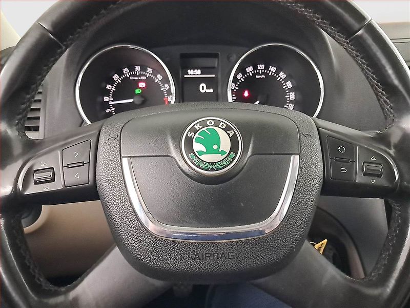 Škoda Yeti (2011) 2.0 TDI, 4X4, Xenony - fotka 17 z 19