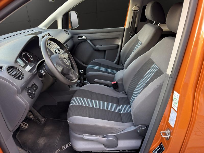 Volkswagen Caddy (2014) - fotka 9 z 27