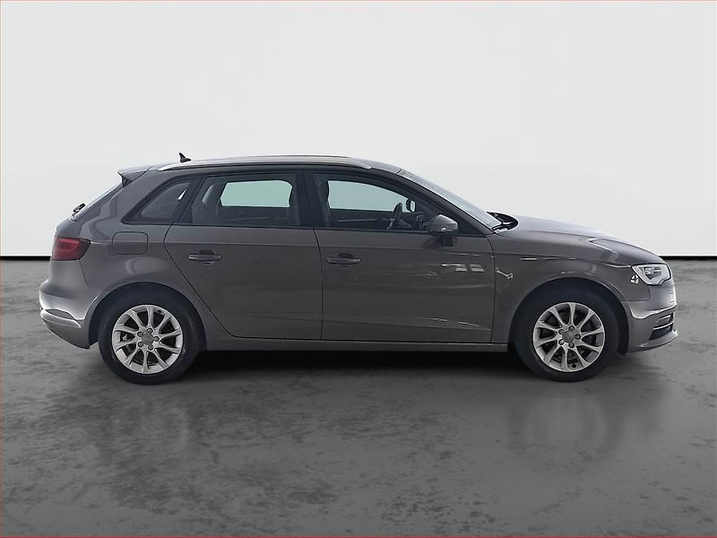 Audi A3 (2013) Attraction 1.4 TFSI - fotka 6 z 19