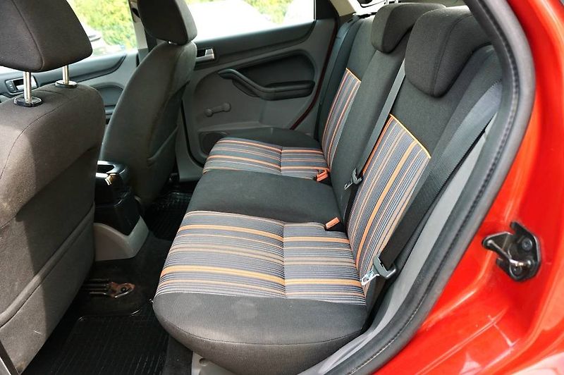 Ford Focus (2009) TREND 1,6 16V 74 kW - fotka 21 z 36
