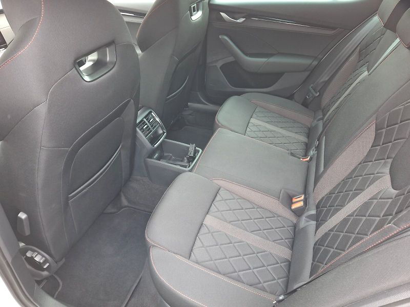 Škoda Octavia (2025) RS DSG 2,0TSi 195kW - fotka 7 z 35