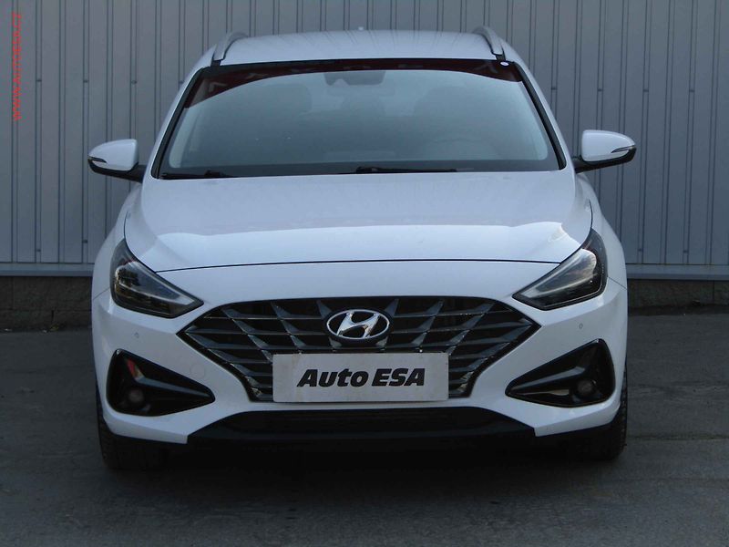 Hyundai i30 (2021) 1.6 CRDi, 1.maj,ČR, LED - fotka 2 z 22