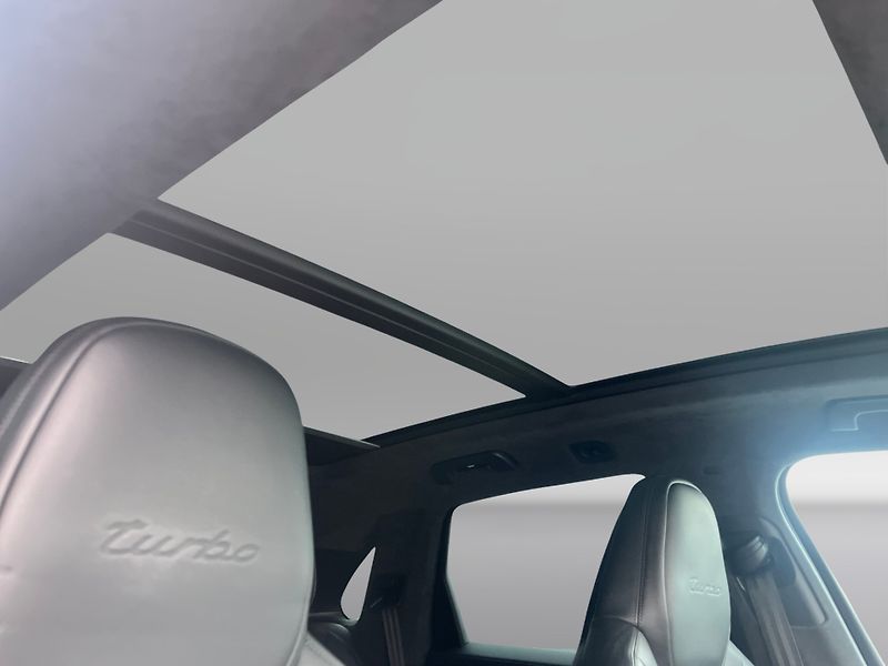 Porsche Cayenne (2021) Turbo - fotka 25 z 29