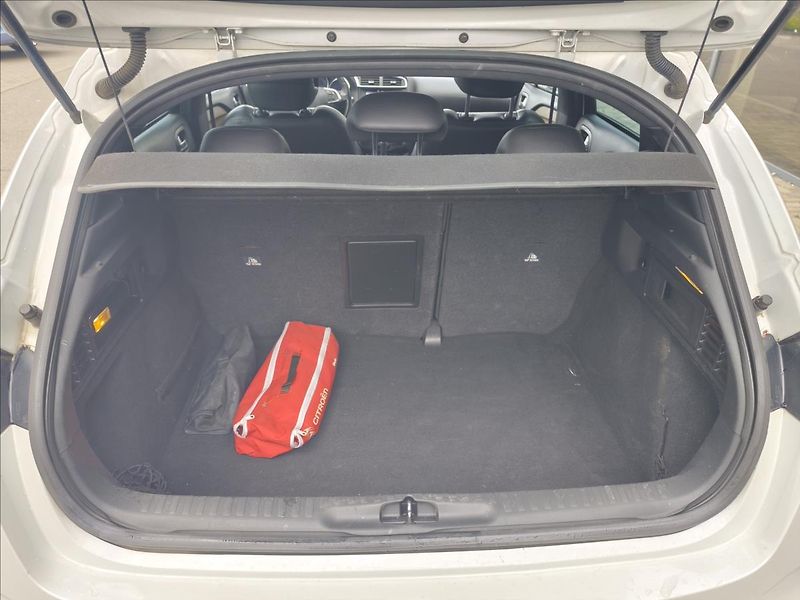 DS Automobiles DS4 2,0   Sport - Chic 2,0HDI 133k - fotka 5 z 16