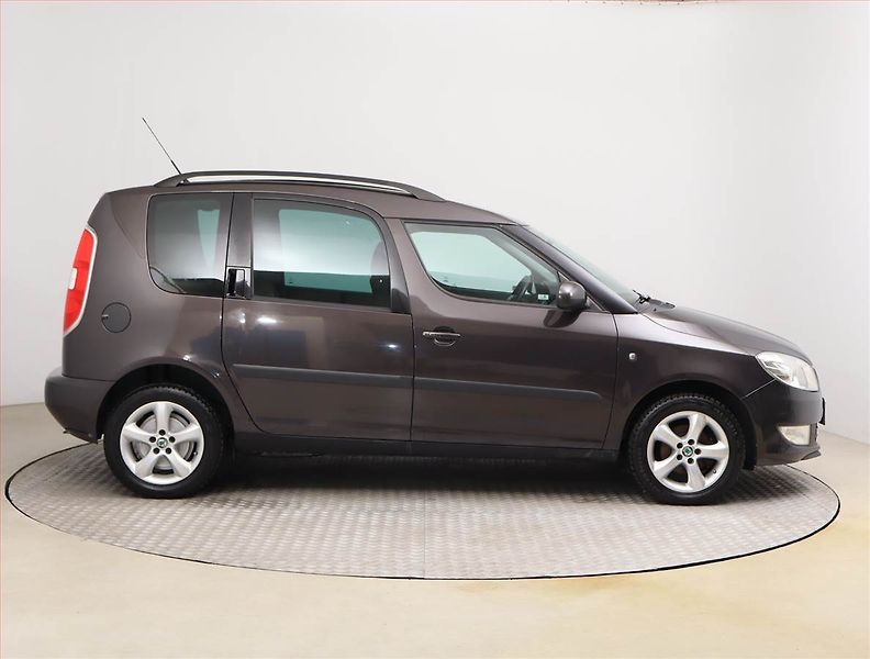 Škoda Roomster (2011) 1.2 TSI, Vyhř. sedaček - fotka 6 z 17