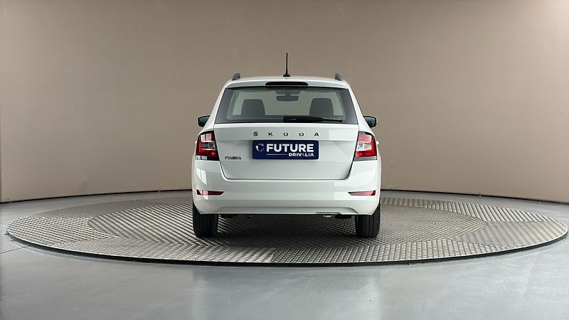 Škoda Fabia 1.0 TSI Ambition Combi - fotka 5 z 25