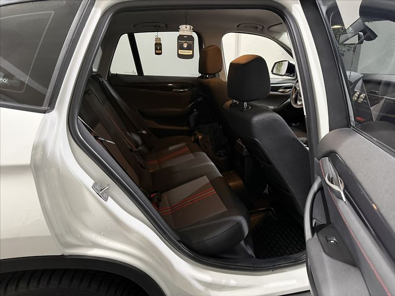BMW X1 2,0   20D XDRIVE AUTOMAT TOP - fotka 18 z 25