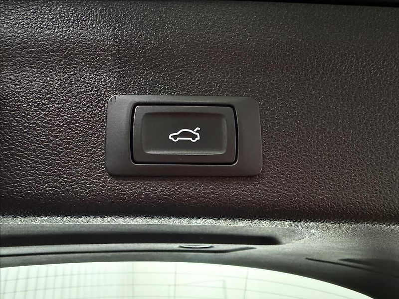 Audi A6 40TDI Q MHEV SPORT MATRIX LED - fotka 38 z 47