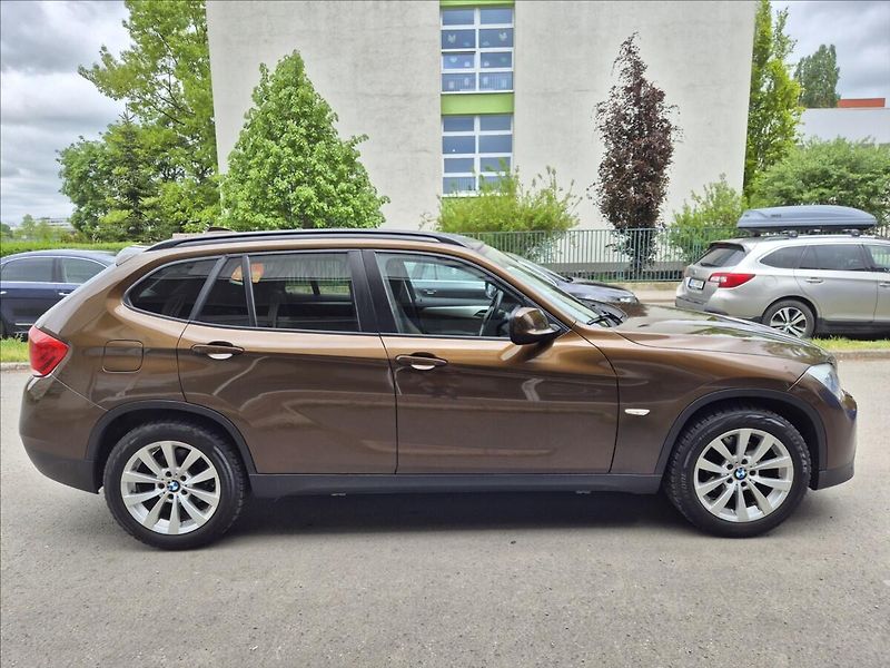 BMW X1 xDrive 20d AT*nove ROZVODY - fotka 4 z 25
