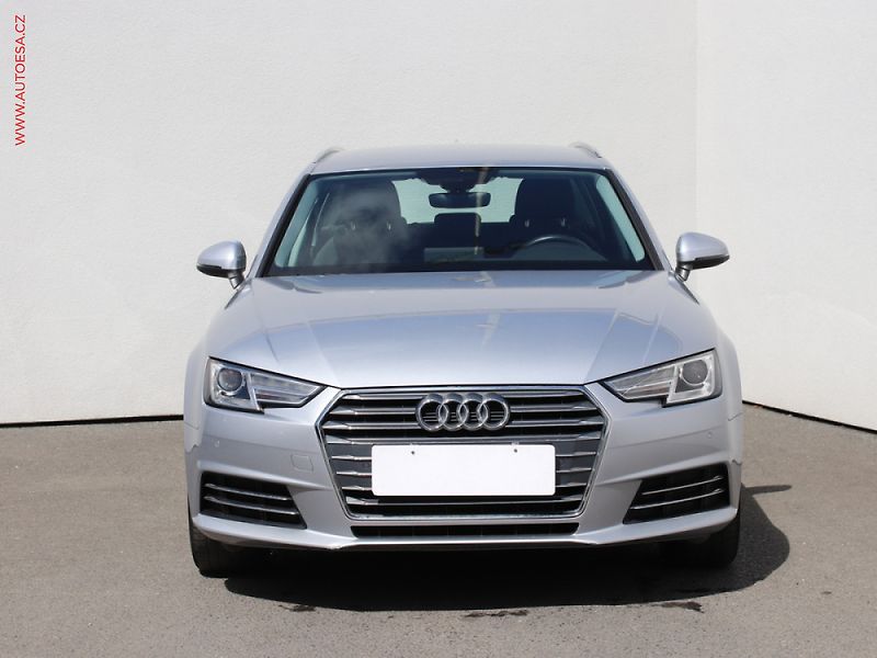 Audi A4 (2018) 2.0 TDi, Bixen, navi - fotka 2 z 3