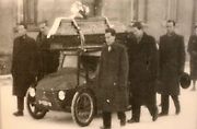 Toto je snímek z pohřbu Františka z roku 1954
