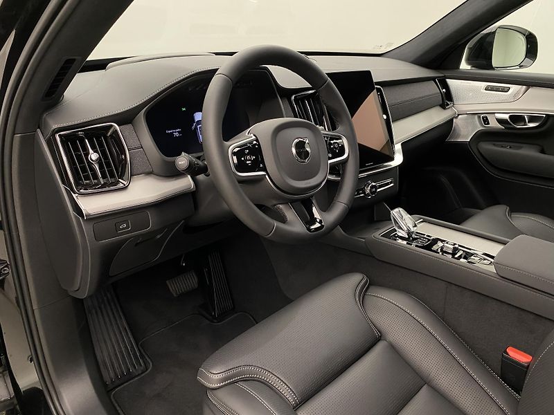 Volvo XC90 (2026) B5 AWD AUT BLACK EDITION ULTRA - fotka 3 z 73