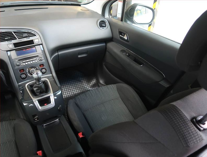 Peugeot 5008 (2013) 1.6 HDi, Tempomat - fotka 8 z 19